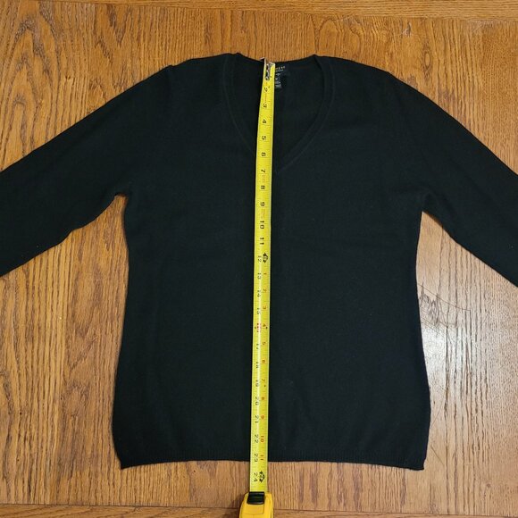 100% cashmere sweater in black by Charter Club, size M - Picture 8 of 8